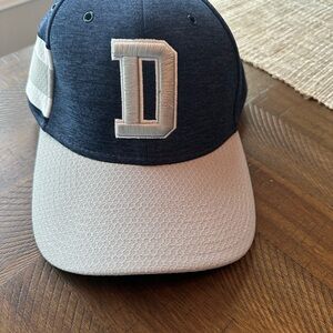 Mens NWOT Dallas Cowboys fitted hat